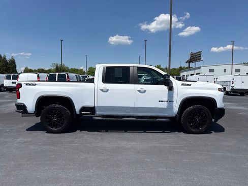 Used 2025 Chevrolet Silverado 2500 LT w/ Trail Boss Package AWD/4WD image 2