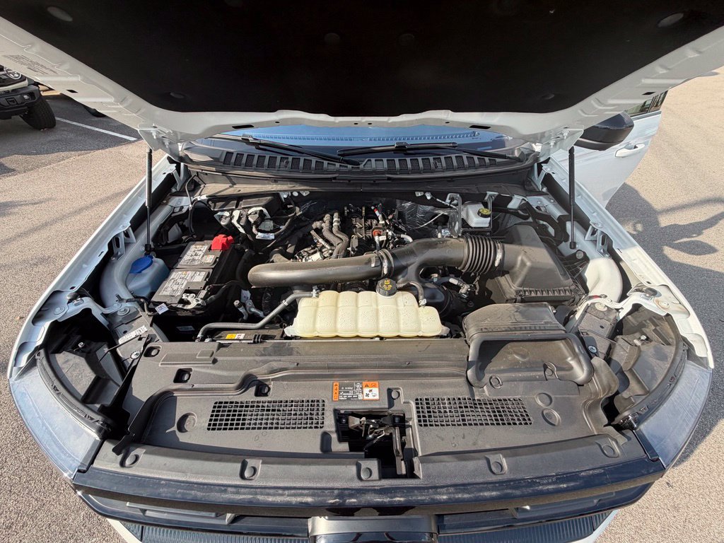 Used 2025 Ford Expedition Active RWD image 32