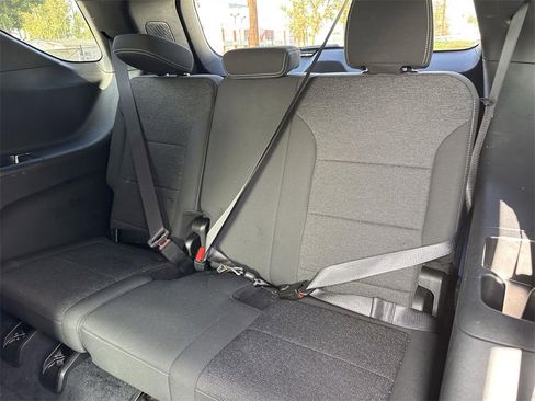 Used 2024 Chevrolet Traverse LT image 30