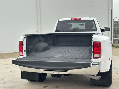 Used 2012 RAM 3500 ST w/ Chrome Appearance Group image 7