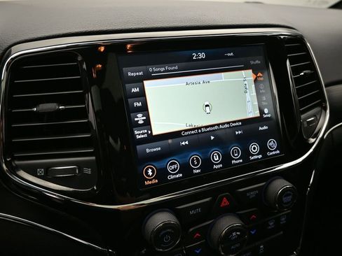 Used 2022 Jeep Grand Cherokee Limited w/ Tech Group image 16