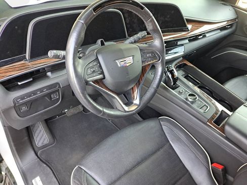 Used 2022 Cadillac Escalade ESV Premium Luxury AWD/4WD image 9
