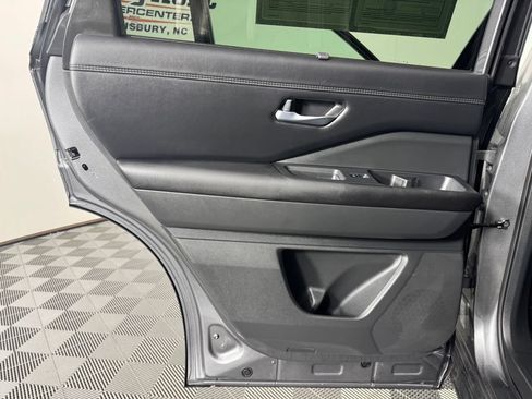 Used 2025 Nissan Pathfinder Platinum w/ Cargo Package FWD image 26