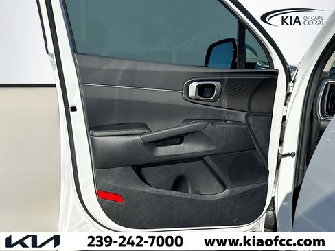 New 2026 Kia Sorento LX image 21