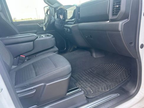 Used 2025 Chevrolet Silverado 2500 LT w/ Convenience Package image 12