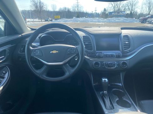 Used 2016 Chevrolet Impala LT w/ Convenience Package image 29