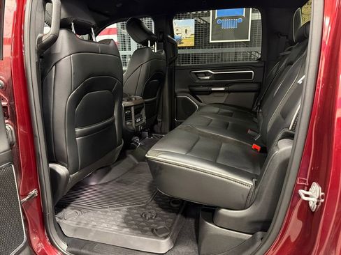 Used 2025 RAM 1500 Laramie w/ Sport Appearance Package AWD/4WD image 18
