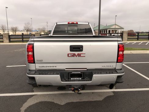 Used 2019 GMC Sierra 3500 Denali w/ Duramax Plus Package image 10