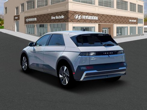 New 2025 Hyundai Ioniq 5 SE image 5