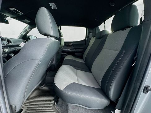 Used 2022 Toyota Tacoma TRD Off-Road w/ Technology Package image 22