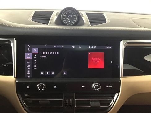 Certified 2023 Porsche Macan Turbo image 34