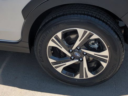 Used 2025 Subaru Crosstrek 2.5i Premium AWD/4WD image 32