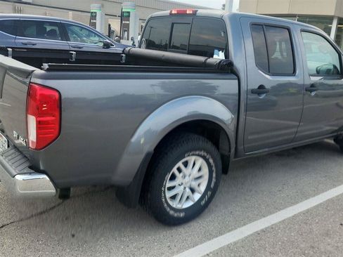 Used 2018 Nissan Frontier SV AWD/4WD image 4
