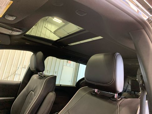 New 2026 Chrysler Pacifica Limited w/ Uconnect Theater Family Group image 20