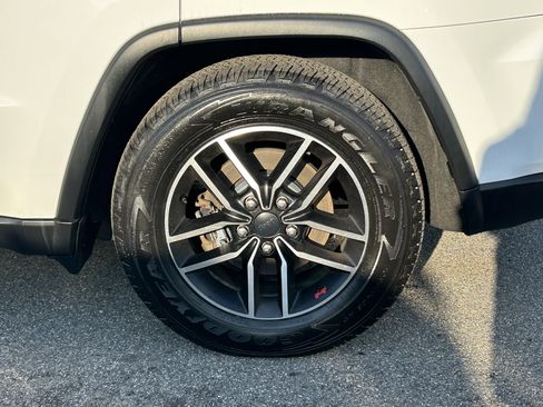 Used 2020 Jeep Grand Cherokee Trailhawk AWD/4WD image 5