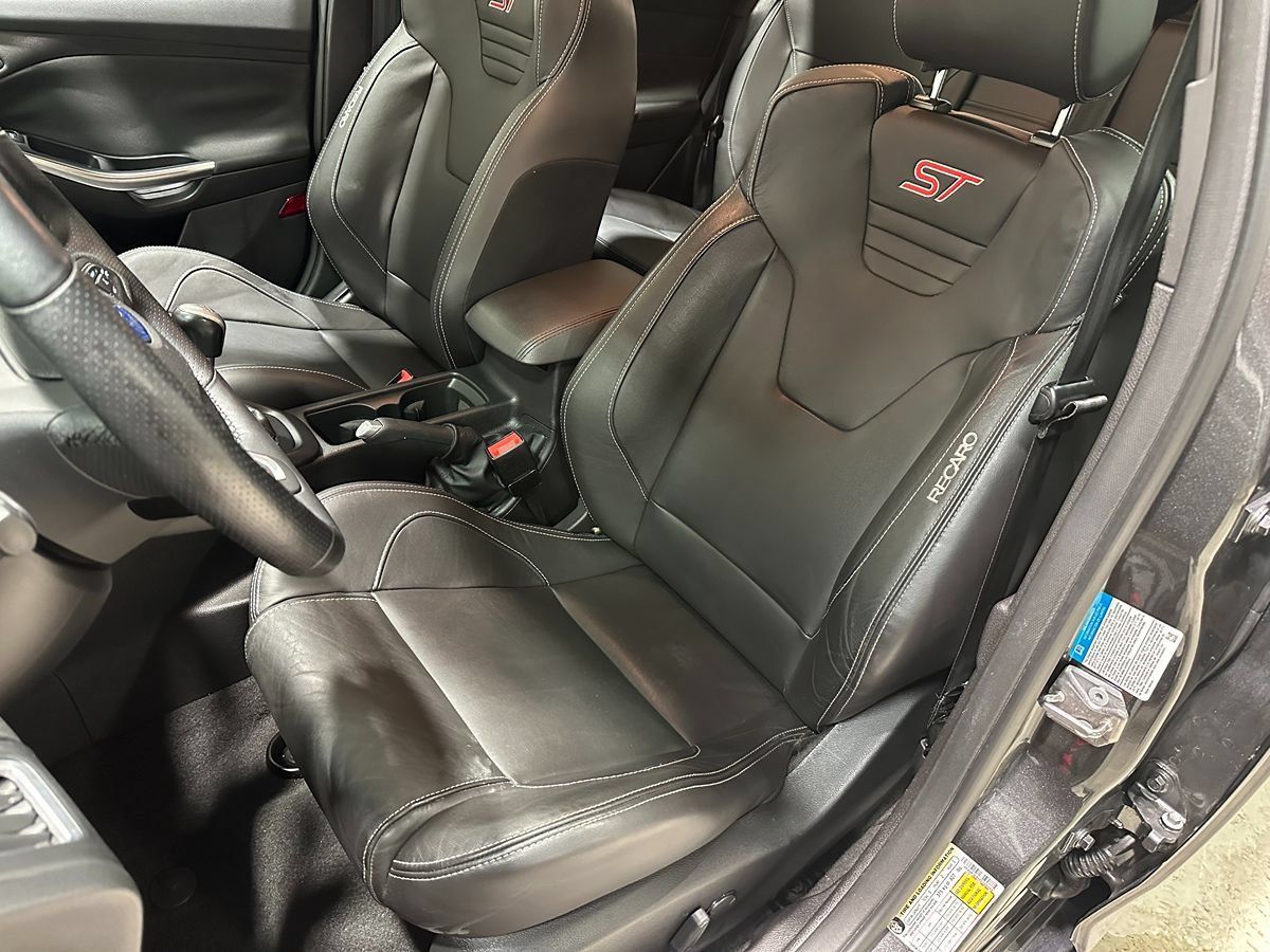 Used 2015 Ford Focus ST w/ Equipment Group 402A FWD image 26