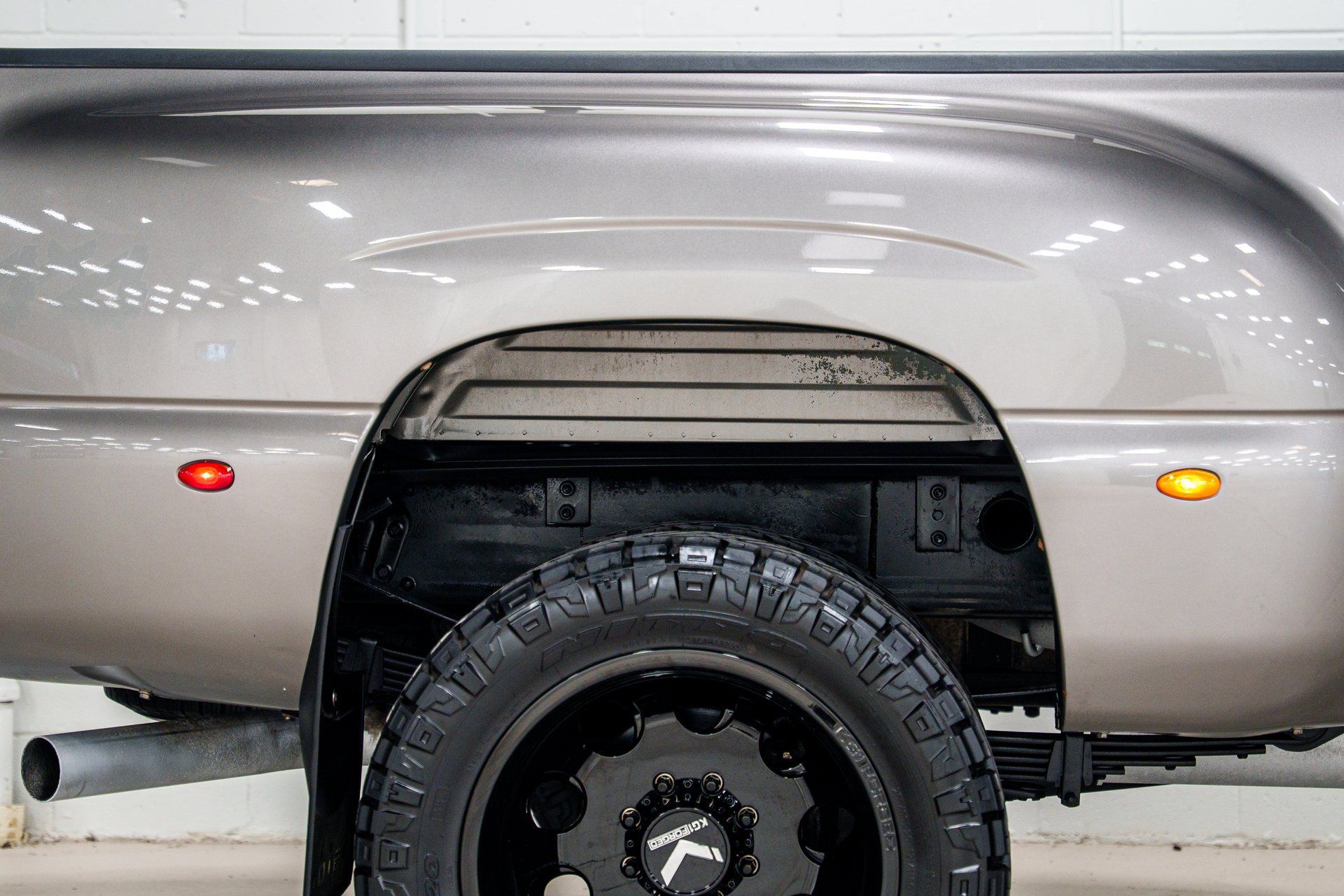 Used 2007 GMC Sierra 3500 SLT w/ Heavy-Duty Power Package AWD/4WD image 18