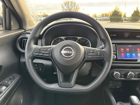 Used 2025 Nissan Kicks Play S image 14