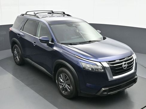 Used 2024 Nissan Pathfinder SV AWD/4WD image 23