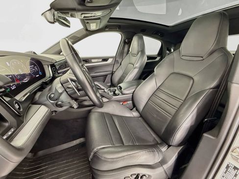 Certified 2024 Porsche Cayenne S AWD/4WD image 5