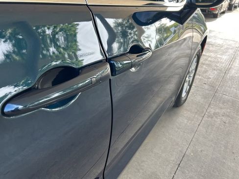 Used 2024 Chrysler Pacifica Touring-L FWD image 19