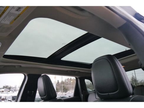 Used 2015 Jeep Cherokee Trailhawk w/ Comfort/Convenience Group image 11