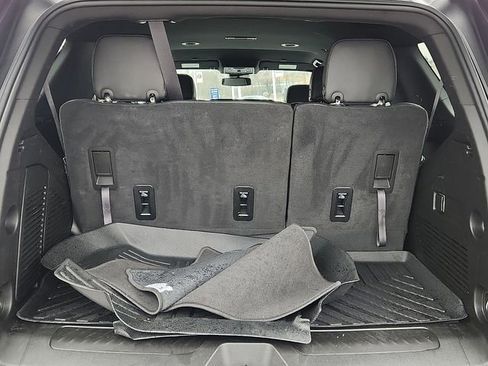 Used 2024 GMC Yukon SLT image 30