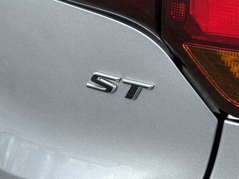 Used 2023 Buick Encore GX Select w/ Sport Touring Package image 7