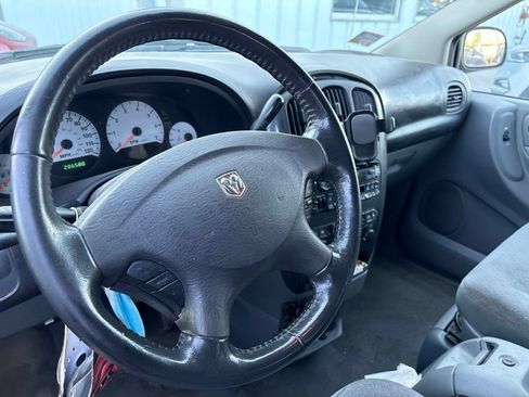 Used 2005 Dodge Grand Caravan SXT FWD image 14