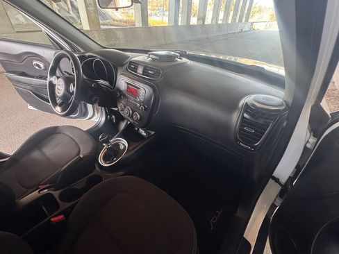 Used 2016 Kia Soul FWD image 19