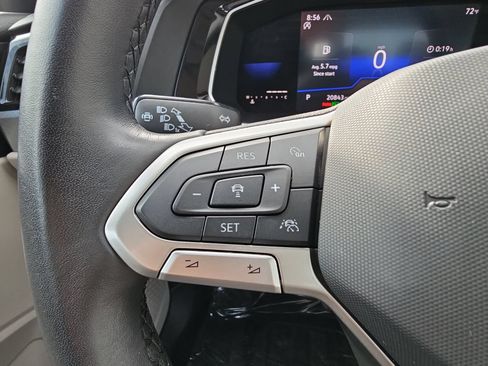 Used 2022 Volkswagen Jetta SE w/ Panoramic Sunroof Package FWD image 16