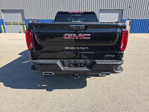 Used 2024 GMC Sierra 1500 AT4 w/ Technology Package AWD/4WD image 5