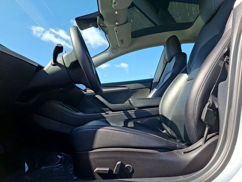 Used 2022 Tesla Model 3 Long Range AWD/4WD image 11