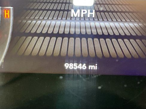 Used 2019 Dodge Challenger SXT RWD image 8