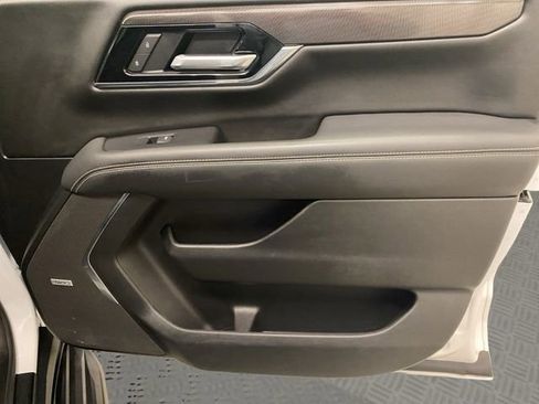 Used 2025 GMC Yukon XL Elevation w/ Elevation Premium Package image 23