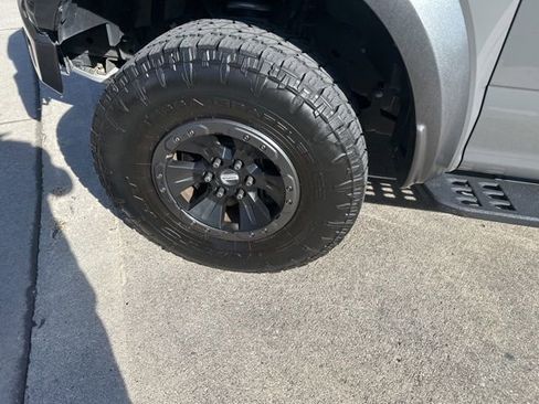 Used 2018 Ford F150 Raptor w/ Equipment Group 802A Luxury image 19