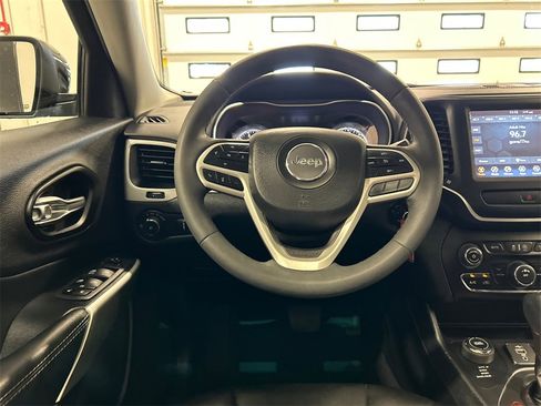 Used 2022 Jeep Cherokee Latitude w/ Sun & Sound Group image 28