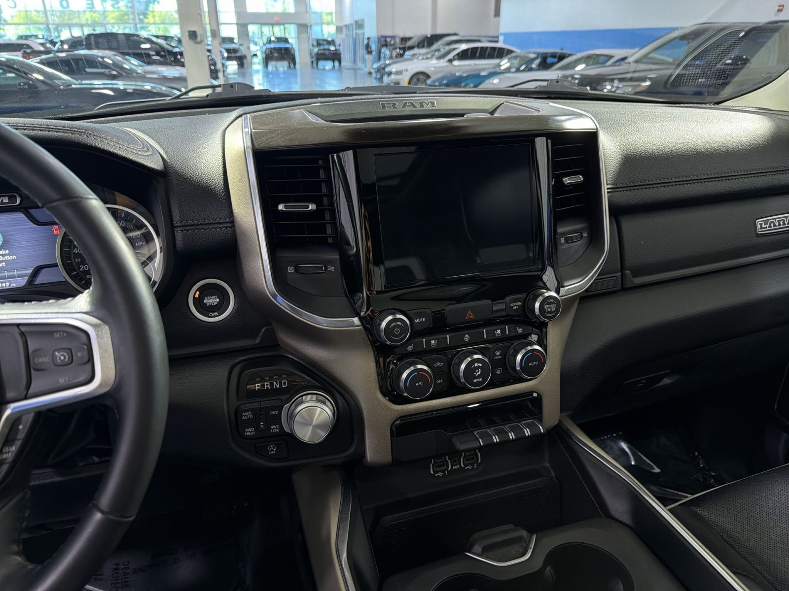 Used 2022 RAM 1500 Laramie AWD/4WD image 17