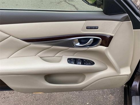 Used 2015 INFINITI Q70 3.7 image 12