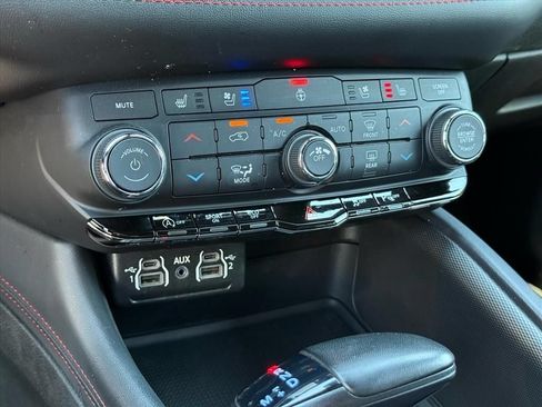 Used 2024 Dodge Durango GT AWD/4WD image 27