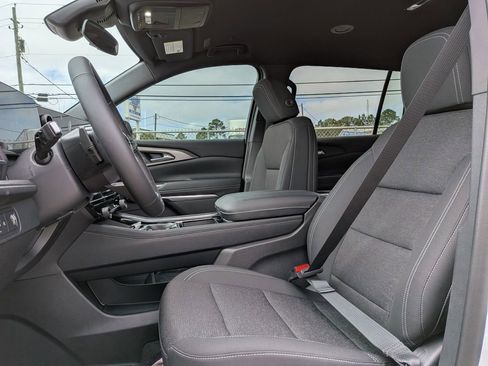 New 2026 Chevrolet Traverse LT image 14