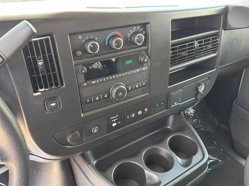 Certified 2025 Chevrolet Express 3500 LT w/ LT Preferred Equipment Group RWD image 22