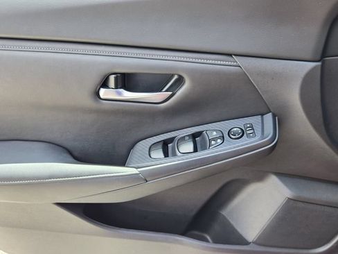 Used 2023 Nissan Sentra SV FWD image 23