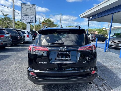 Used 2017 Toyota RAV4 LE image 4