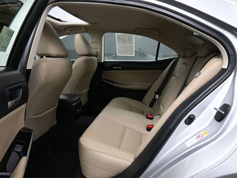 Used 2017 Lexus IS 200t w/ Premium Package image 15