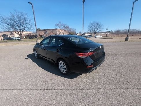 Used 2024 Nissan Sentra S image 5