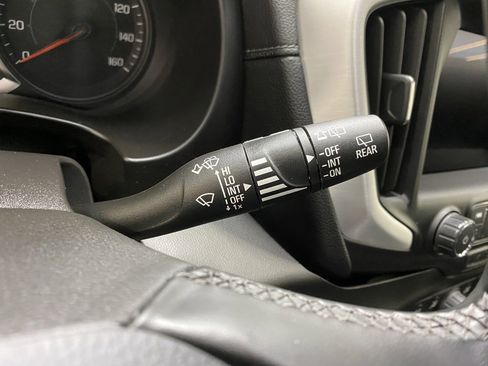 Used 2024 GMC Terrain SLT image 30