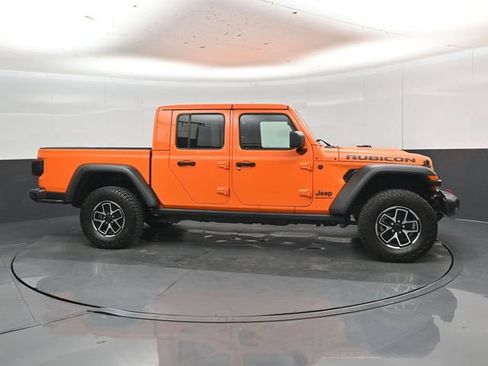 Used 2025 Jeep Gladiator Rubicon w/ Convenience Group AWD/4WD image 28