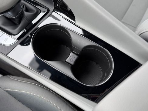 Used 2022 Hyundai Elantra SEL w/ Convenience Package image 18