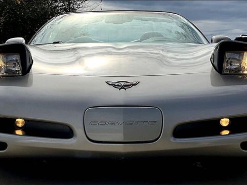 Used 2002 Chevrolet Corvette Convertible w/ Preferred Equipment Group2 image 21
